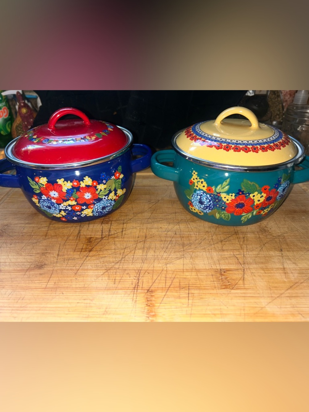 The pioneer Woman Dazzling Dahlias 1- Quart mini Dutch ovens set